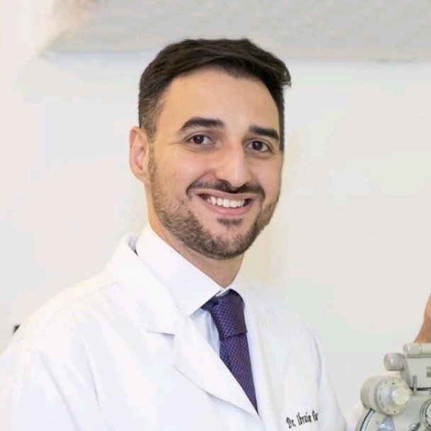 Dr. Ibraim Viana Vieira, oftalmologista e cirurgião de catarata